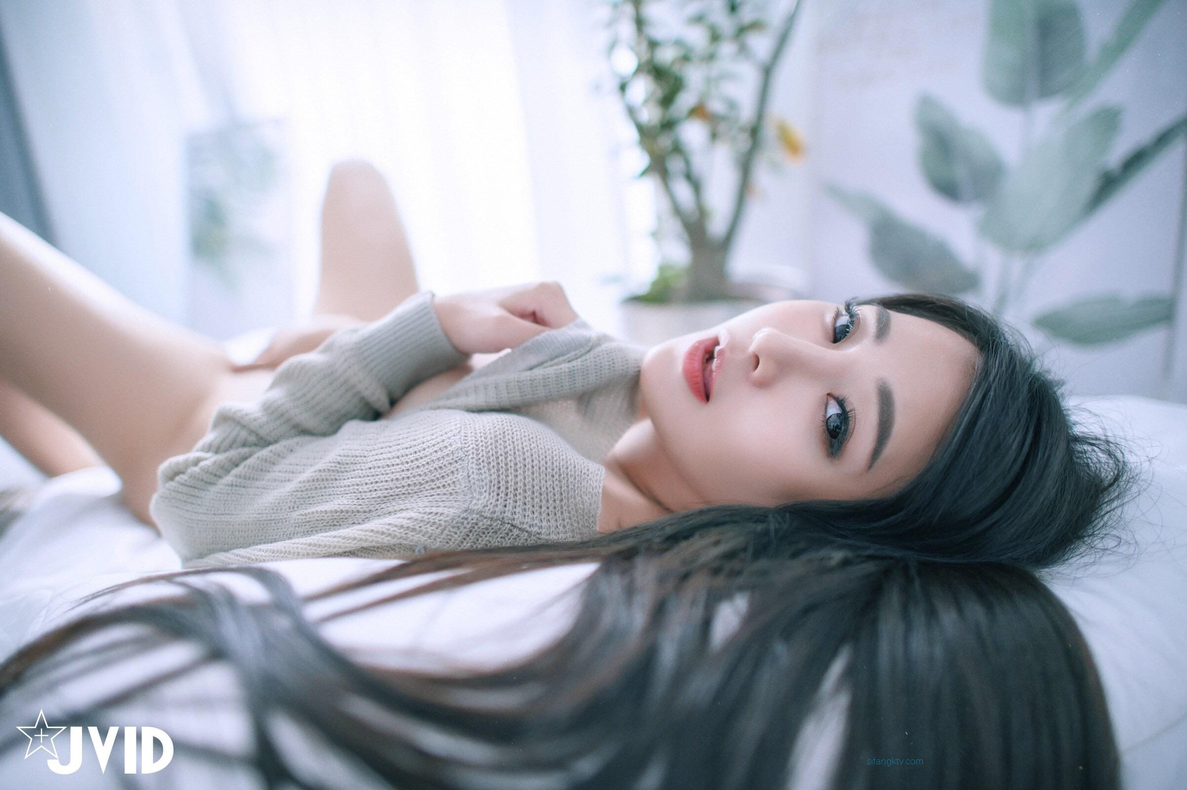 [乐乐] [OL制服写真] JVID 爆乳OL诱惑图集 [150P]-软桃社